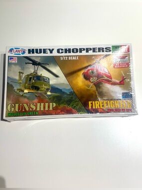 Huey Choppers 1/72 Scale Kids Toy Helicopter Set - Green & Red
